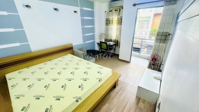 PHÒNG GÒ VẤP CÓ BAN CÔNG FULL GIƯỜNG NỆM MÁY LẠNH MÁY GIẶT TOLET RIÊNG