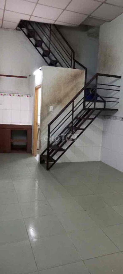 Thue phòng trệt ,lầu 30m2  Nguyên Hồng,p11, BT