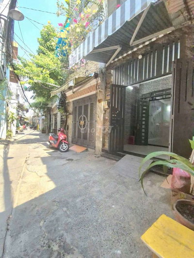 Giảm 350tr, cần bán gấp nhà CMT8, tân bình