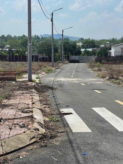 Bán lô góc 2 mặt tiền cách 769 vài chục mét