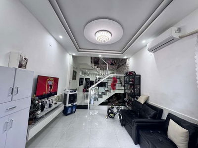 Mua 1 được 2_Nhà MT 3 tầng vừa ở vừa cho thuê_ngay bến xe_108m2_5tyX
