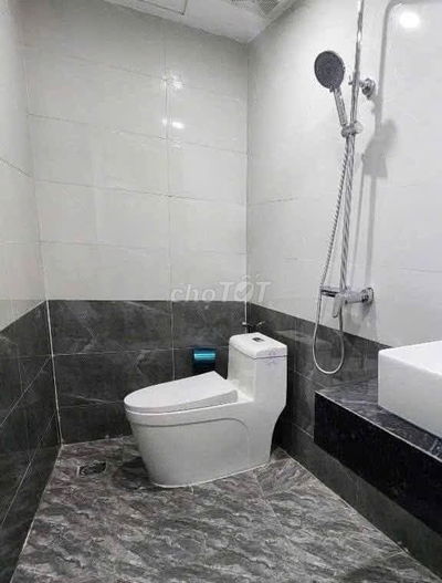 Khép kin , giá 2,2tr , 35m², 193 nam dư