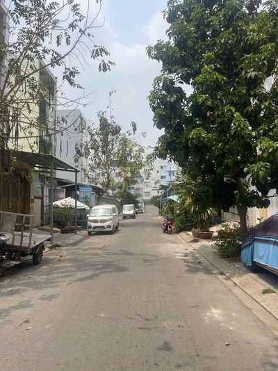 BÁN NHÀ MẶT TIỀN ĐƯỜNG NGUYỄN VĂN LINH .NGAY CHỢ BÌNH ĐIỀN