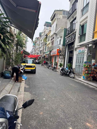 Bán nhà phố Bạch Mai mới 30m 5 tầng 3.4mt giá 6 tỷ tặng nội thất