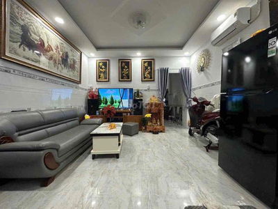 Bán nhà 2 tầng 4x10m đối Diện Lotte Mark trung tâm Q7 giá chỉ 4 tỷ nhỏ