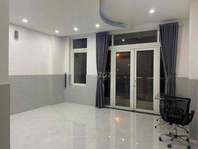 Phòng Lê Văn Việt, ngã 4 Thủ đức, máy lạnh, máy giặt ban công, cửa sổ