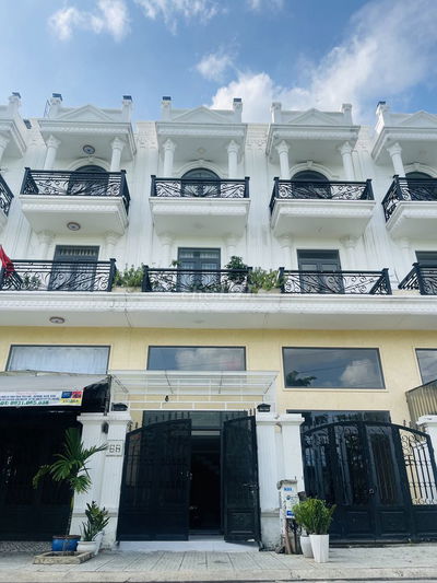 Nhà phố ngã tư ga cần bán chính chủ.