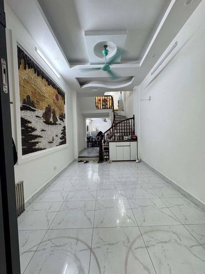 Nhà Đẹp sẵn ở, Gần Phố, 5 tầng, cầu thang wc giữa, Linh Đàm, Hoàng Mai