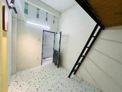 phòng trọ gác 1m7, giá học sinh