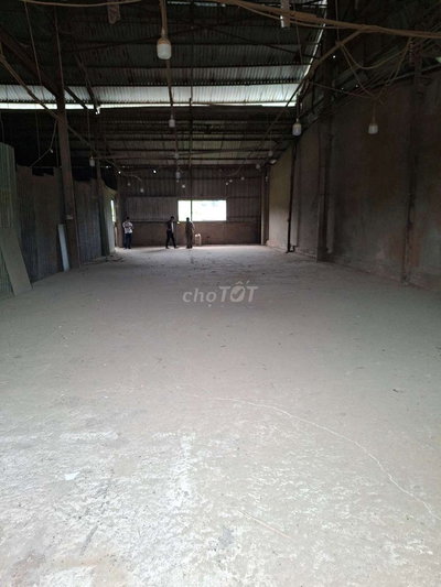 Cho thuê kho thạnh xuân 300m2 15tr
