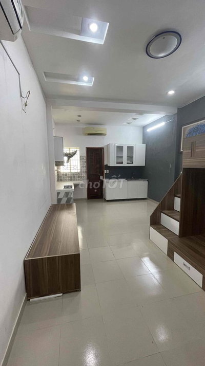 PHÒNG FULL NỘI THẤT 45M CHÍNH CHỦ 35.104XVNT P17.BT ***