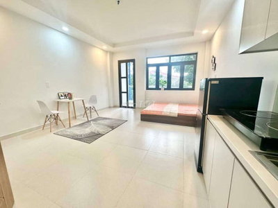 Cho thuê phòng sạch sẽ, bancon đủ nội thất, Lê Văn Lương, chỉ 4tr3