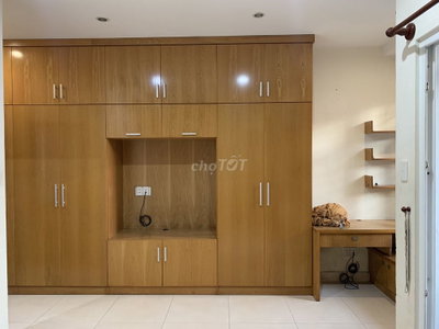 Căn hộ dịch vụ mặt tiền Phạm Hùng dt 35m2m, full nt 5,8 triệu, ban con