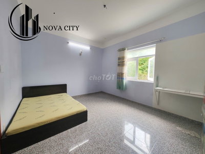 Giá rẻ phòng co cửa sổ , khu vực Bình Hưng gần Đại học UEH