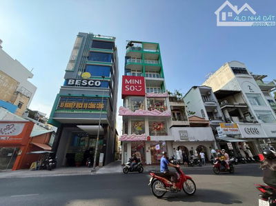 CHO THUÊ CĂN GÓC 2MT 166-168 NGUYỄN TRÃI QUẬN 5. 7 TẦNG GIÁ 230TR/THÁNG