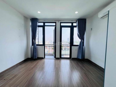 STUDIO BAN CÔNG GẦN NTTU