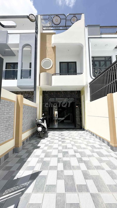 bán nhà mới xây chính chủ đã hoang công giá rẻ 2 tỷ 4