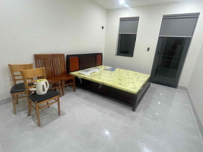 Studio full nội thất 35m2 ngay vòng xoay Liên Phường - Có ban công