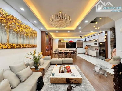 BÁN NHÀ PHỐ NGUYỄN KHÁNH TOÀN DT65m2*MT5,5m*7T THANG MÁY OTO TRÁNH KINH DOANH. 28TỶ