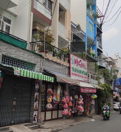 Nhà 4 tầng hẻm ô tô, gần chung cư Ruby Nguyễn Sỹ Sách.