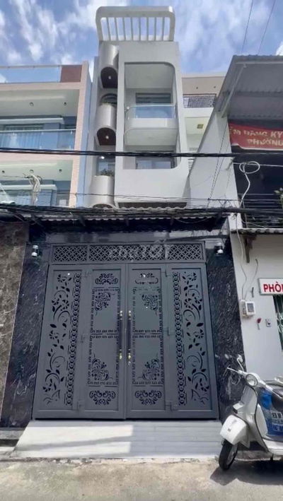 Bán Nhà 4 Tầng 1 Lửng 4phòng ngủ đường xe Tải phan văn hớn