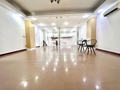 Cho thuê MẶT BẰNG TRỆT+LẦU 50-130m2 nhà ngang 6m MT KHÁNH HỘI QUẬN 4