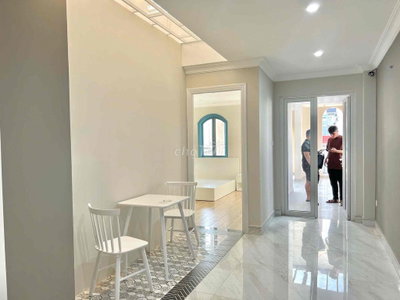 PENHOUSE 2 PHÒNG NGỦ 1 PHÒNG KHÁCH FULL NỘI THẤT NGAY CÔNG VIÊN LÀNHOA