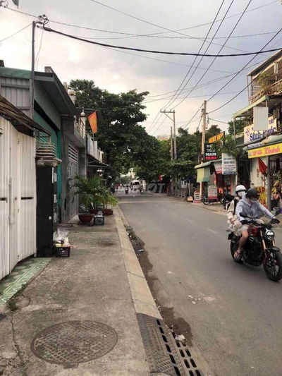 Cho thuê nhà mặt tiền đường tl 31 giá 14 tr tl