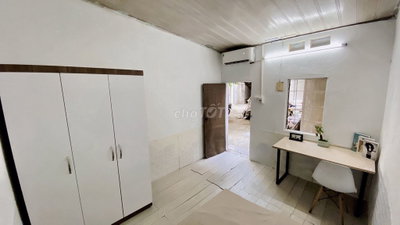 Phòng 2.3tr Full đồ ngõ 1096 Đường Láng, gần DH GTVT, cầu 361