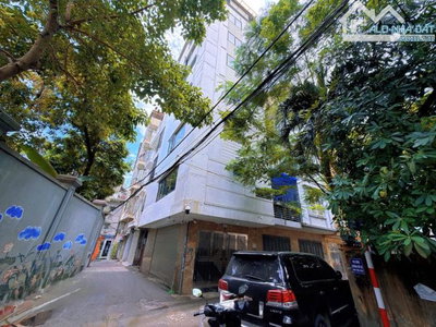 Bán Nhà Nguyễn Văn Huyên-Cầu Giấy 50m - lô góc- oto tránh 300trieu/m2