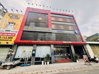 MẶT TIỀN NGANG 18M - 4 TẦNG GÀN CHỢ BẾN THÀNH