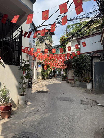 TRẦN KHÁT CHÂN - NGÕ NÔNG - GẦN PHỐ - DÂN XÂY - GIÁ ĐẦU TƯ