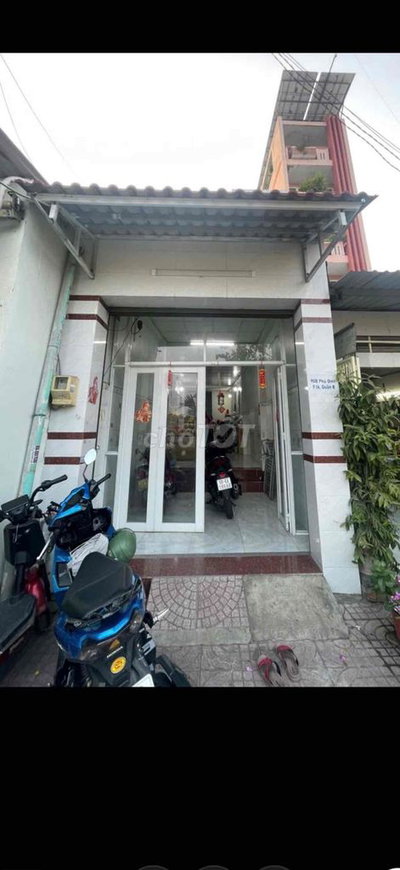 nhà bán mặt tiền đường phú định quận 8