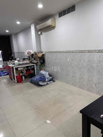Ở ghép 1tr5 đường Dương Bá Trạc gần cầu Nguyễn Văn Cừ