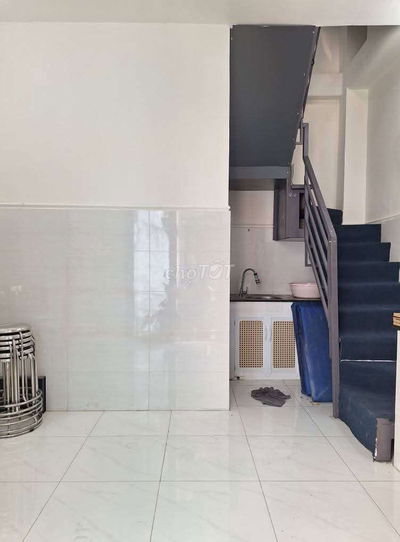 🏠🏠 CHO THUÊ NHÀ HẺM BA GÁC ĐƯỜNG CMT8, P14, Q10
- Dt 4×4M
