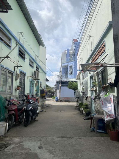 BÁN NHÀ 2 LẦU - HẺM XE HƠI NGÔ CHÍ QUỐC BÌNH CHIỂU THỦ ĐỨC.