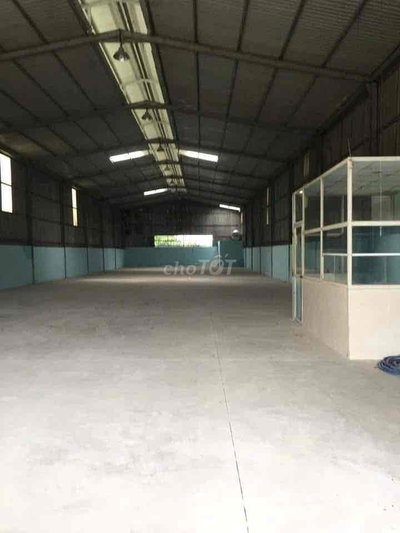 Kho cho thuê đường nhựa Định Hoà, Thủ Dầu Một. DT 12x53m có điện 3fa