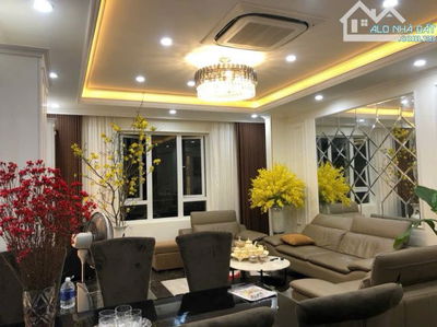 LÔ GÓC VIP CHÂU THỊ VĨNH TẾ 140M2 SẴN 10 PHÒNG DOANH THU 150 TRIỆU,THÁNG CHỈ 3X TỶ
