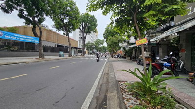 Bán nhà mặt tiền Lữ Gia , Q.11, ngang 7m , 2 mặt tiền trước sau