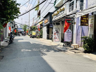 XE TẢI TỚI CỬA 42M2 3 NGỦ FULL NỘI THẤT GẦN GA T3