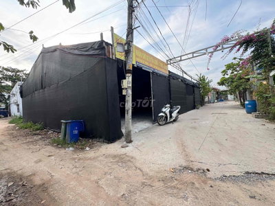 Cho thuê bãi xe Góc 3 MT, DT : 18 sâu 15, đường xe tải