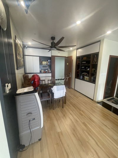 Cho thuê vp phố nguyễn khang,dt 35m2- 135m2,giá 6,5tr - 32tr/tháng