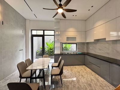 Mua nhà tặng luôn hết nội thất của Ý ,dàn bếp gần 300tr