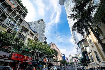 Ở NGAY TRUNG TÂM PHỐ ĐI BỘ. NHÀ MT HẢI TRIỀU ĐỐI DIỆN BITEXCO.CHỈ 45TR