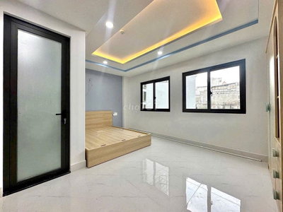 Phòng đón nắng rộng thoáng  - Nguyễn Phúc Chu thuận tiện đi Gò Vấp