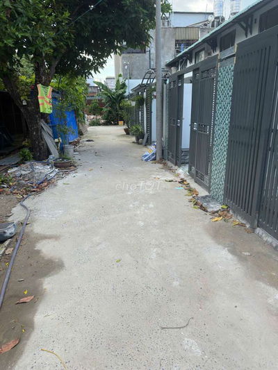Nhà 1 lầu hẻm xe hơi, sau bến xe buýt Hiệp Thành, Quận 12
