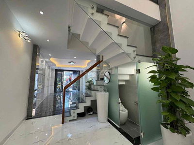 NHÀ BÁN , 5 TẦNG , TẶNG NỘI THẤT,4X16m, HXH THÔNG THOÁNG,NGAY EAON TÂN
