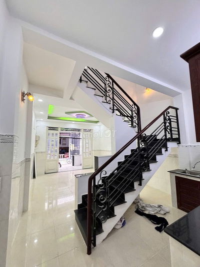 Bán nhà chính chủ hẻm xe hơi (c20m) Âu Dương Lân Quận 8, 42m2, 2 tầng,