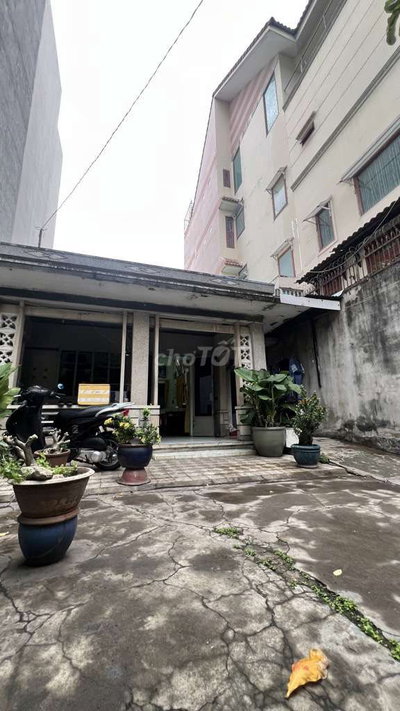 Nhà hẻm xe hơi - diện tích lớn - Tân Trụ - Tân Sơn - 285m2 - Giá Tốt