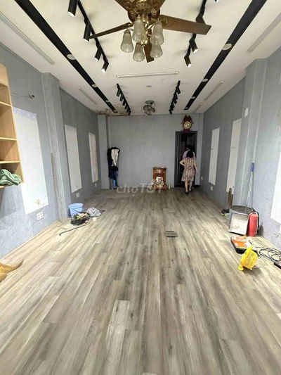 NHÀ MẶT TIỀN LÊ ĐỘ- VỊ TRÍ KINH DOANH TỐT